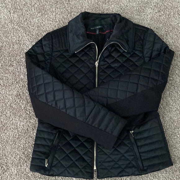 Classic, Cosy Black Puffer Jacket by White House Black Market w/ Faux Fur Collar - Picture 8 of 11